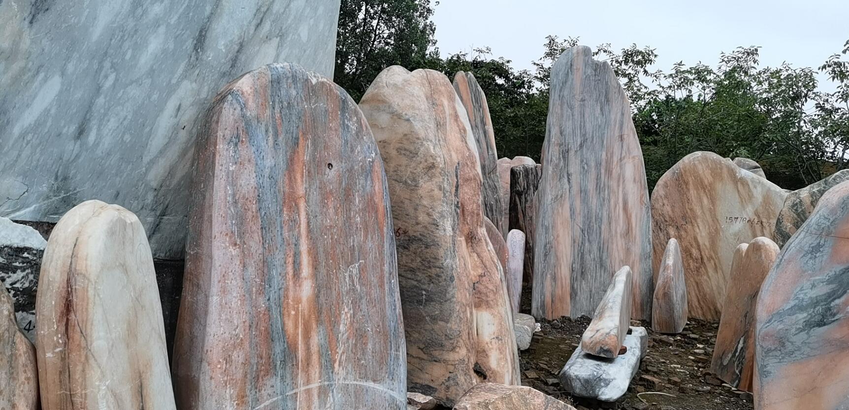 川西北景观石基地